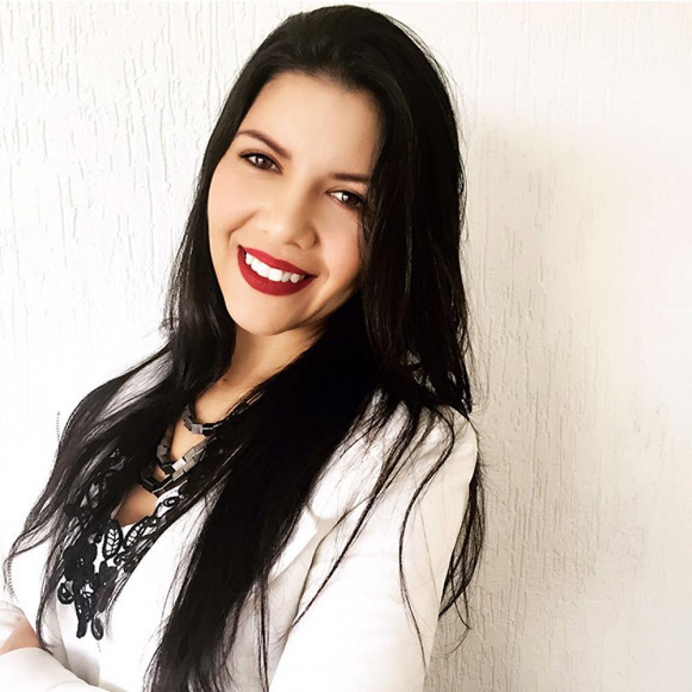 Camila Oliveira